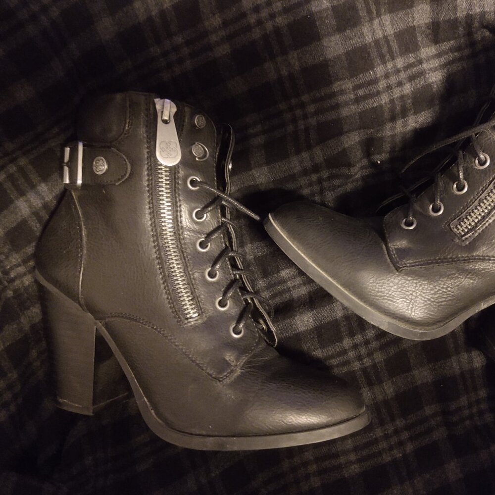 Heel/booties